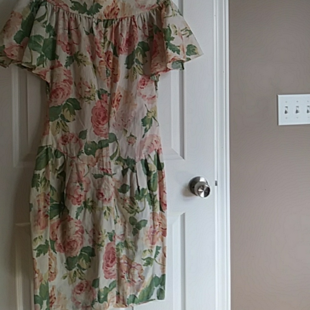 Dress - Picture 6 of 6